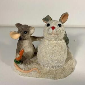 Charming Tails (No Box) "Building a Snow Bunny" 3.25" T